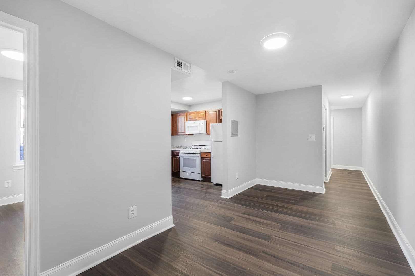 Washington Apartment: 1717 S St SE