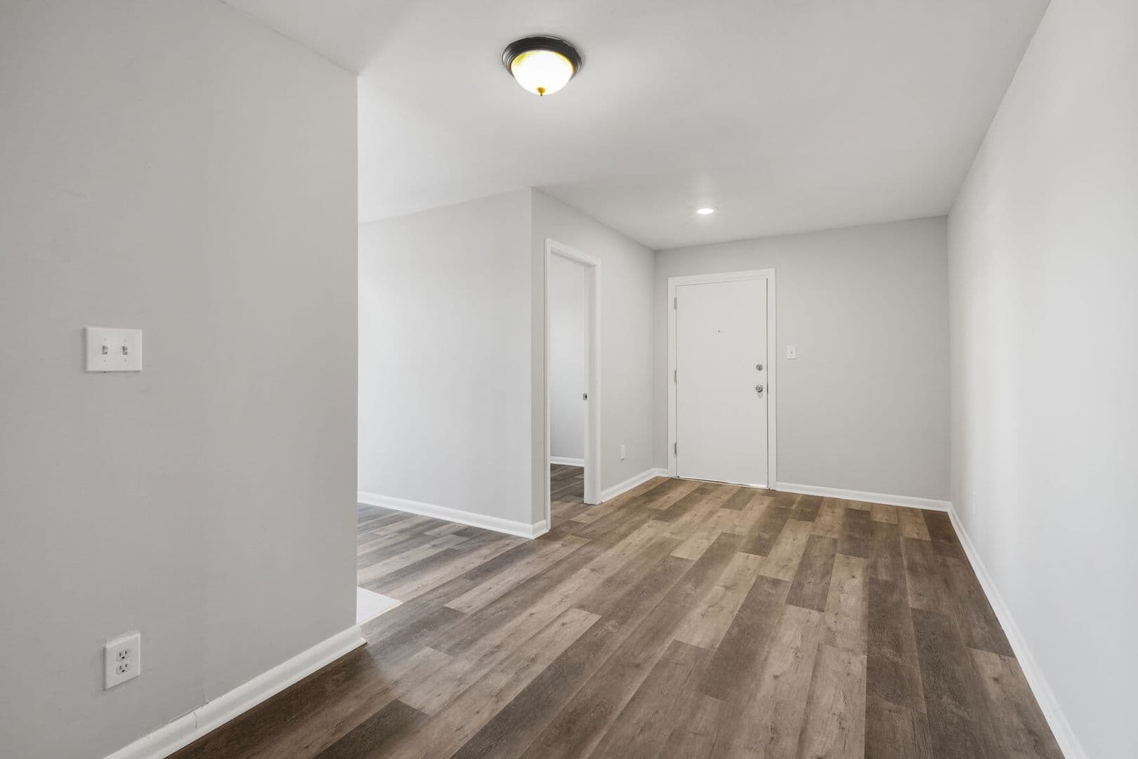 Washington Apartment: 1717 S St SE