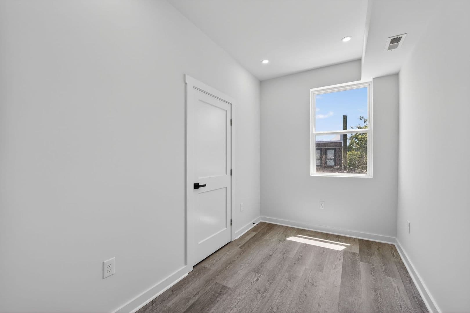 Washington Apartment: 1321 Anacostia Road SE