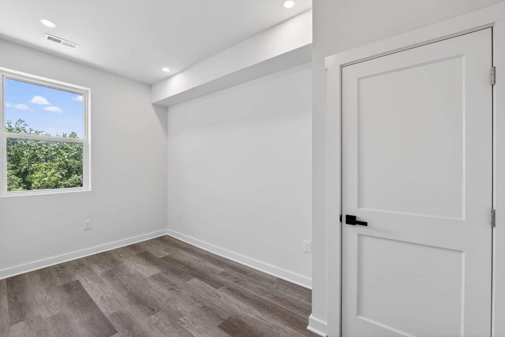 Washington Apartment: 1321 Anacostia Road SE