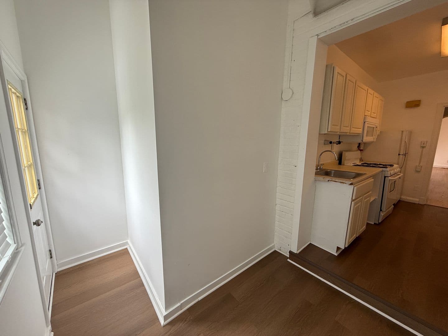 Washington Apartment: 2500 41st Street NW