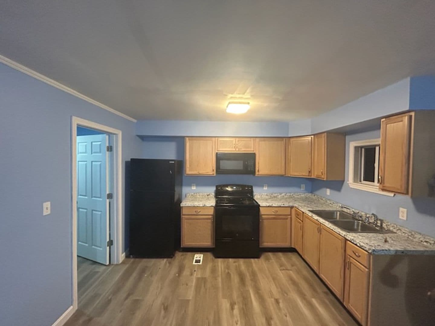 Newport Apartment: 889 Elm Street