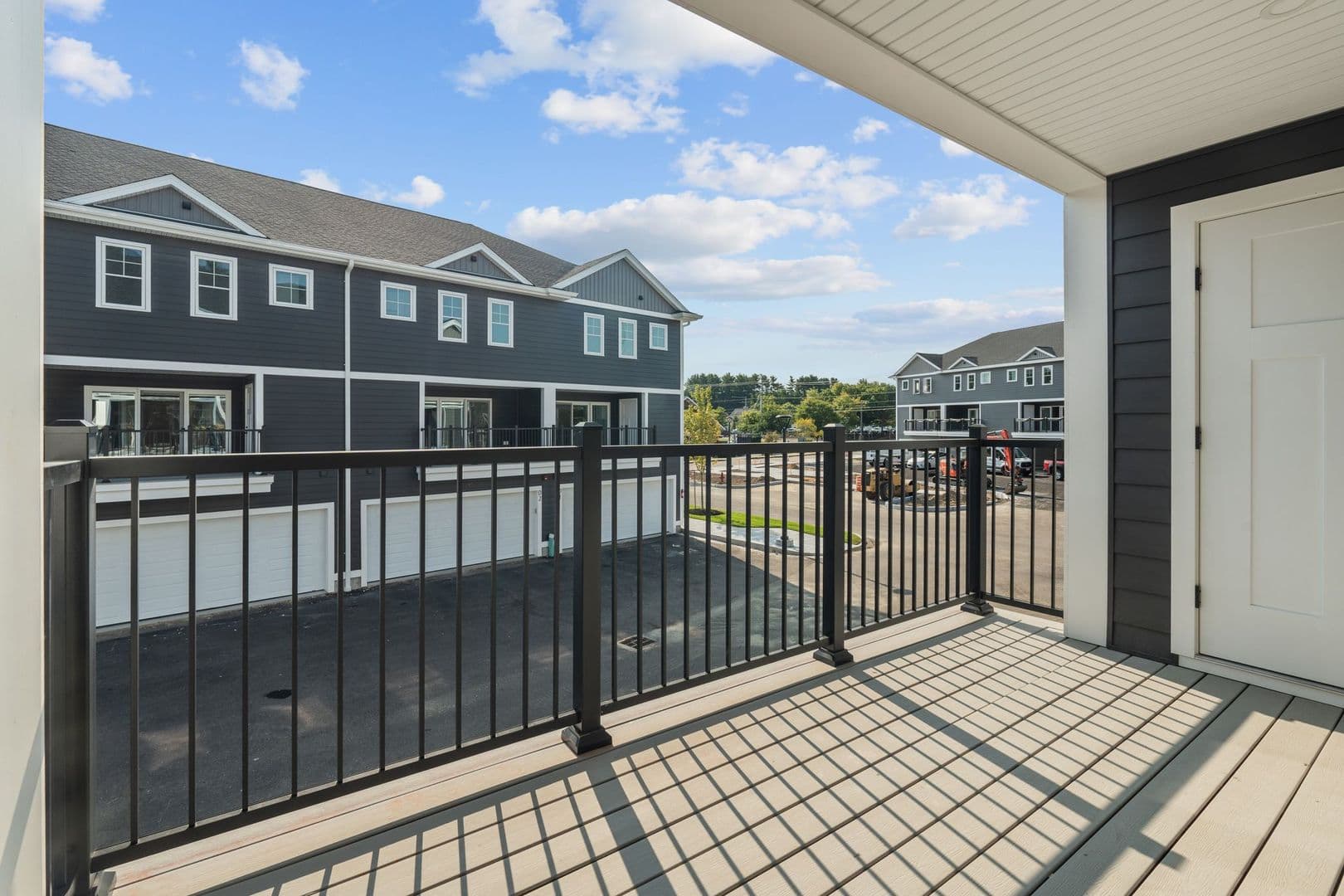 Portsmouth Apartment: 951 Peverly Hill Road