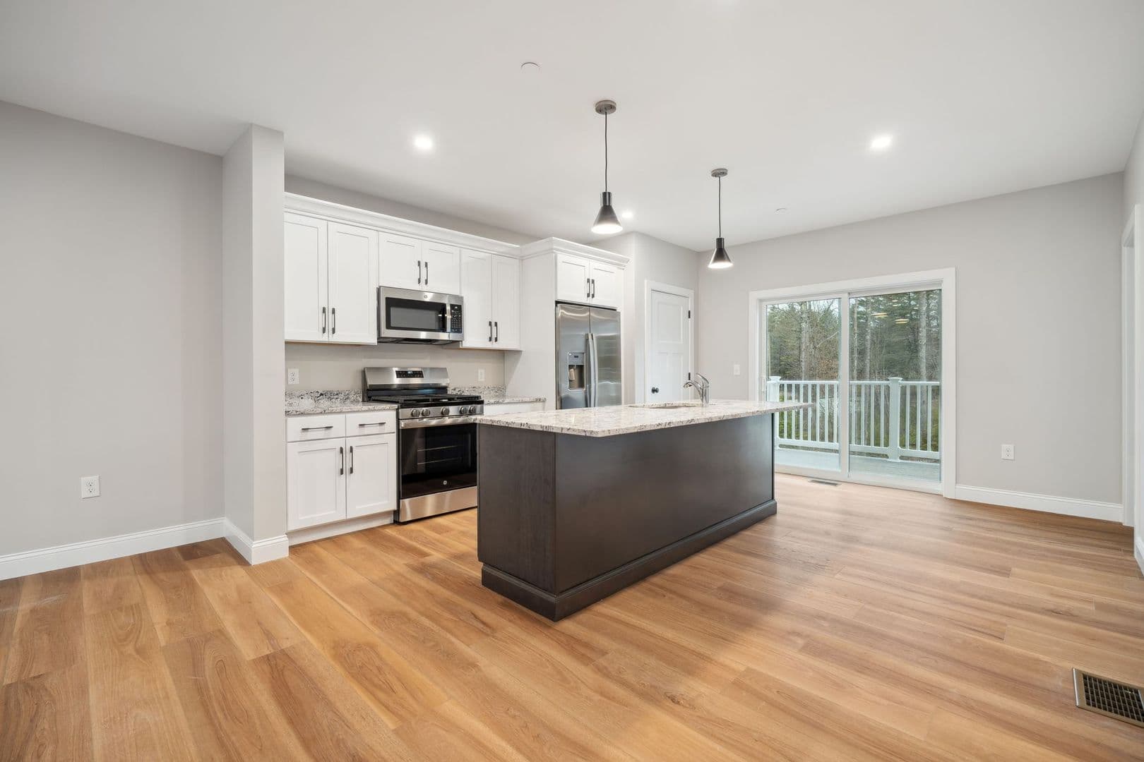 Rochester Townhome: 32 Emerson Ave