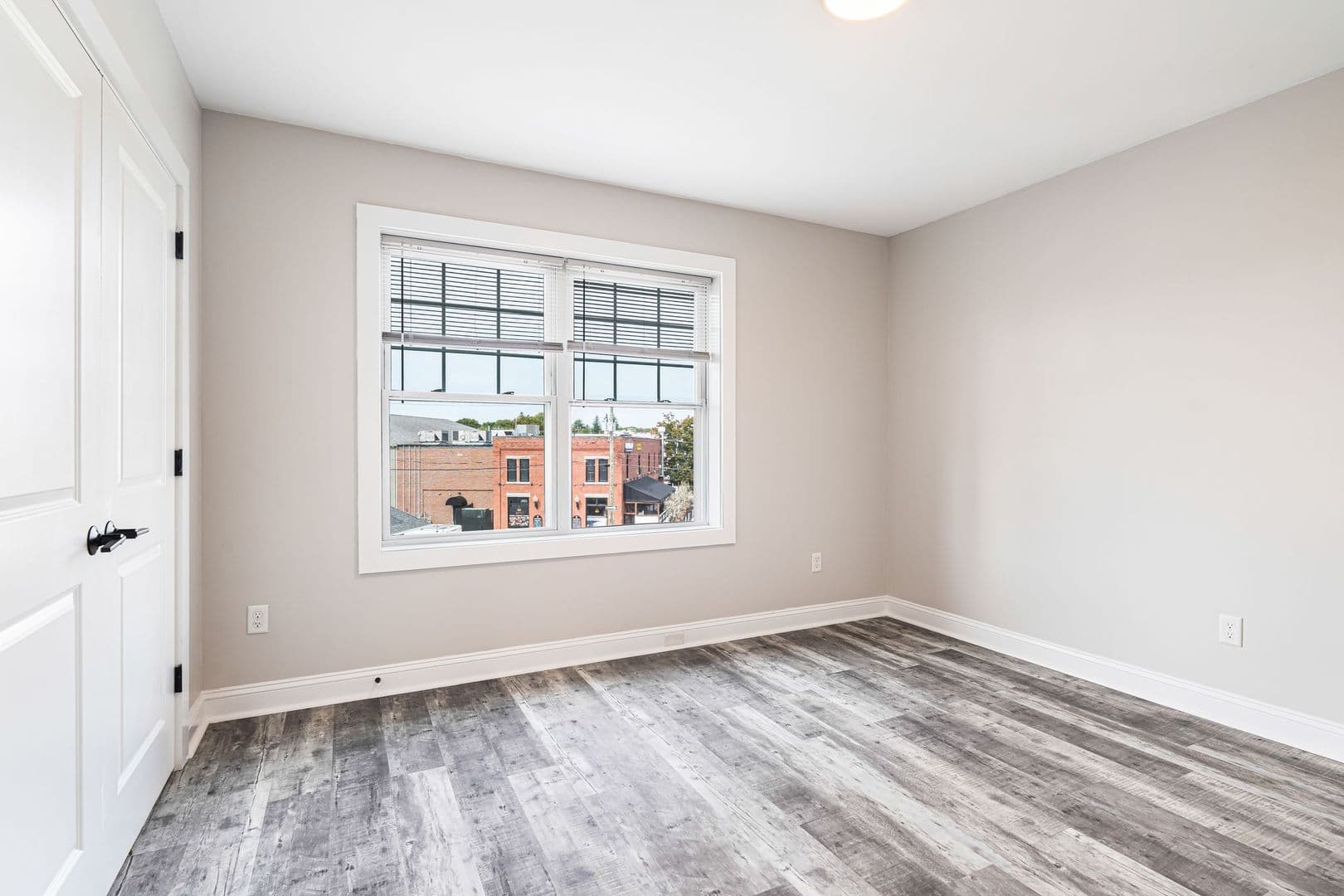 Dover Apartment: 21 Third St