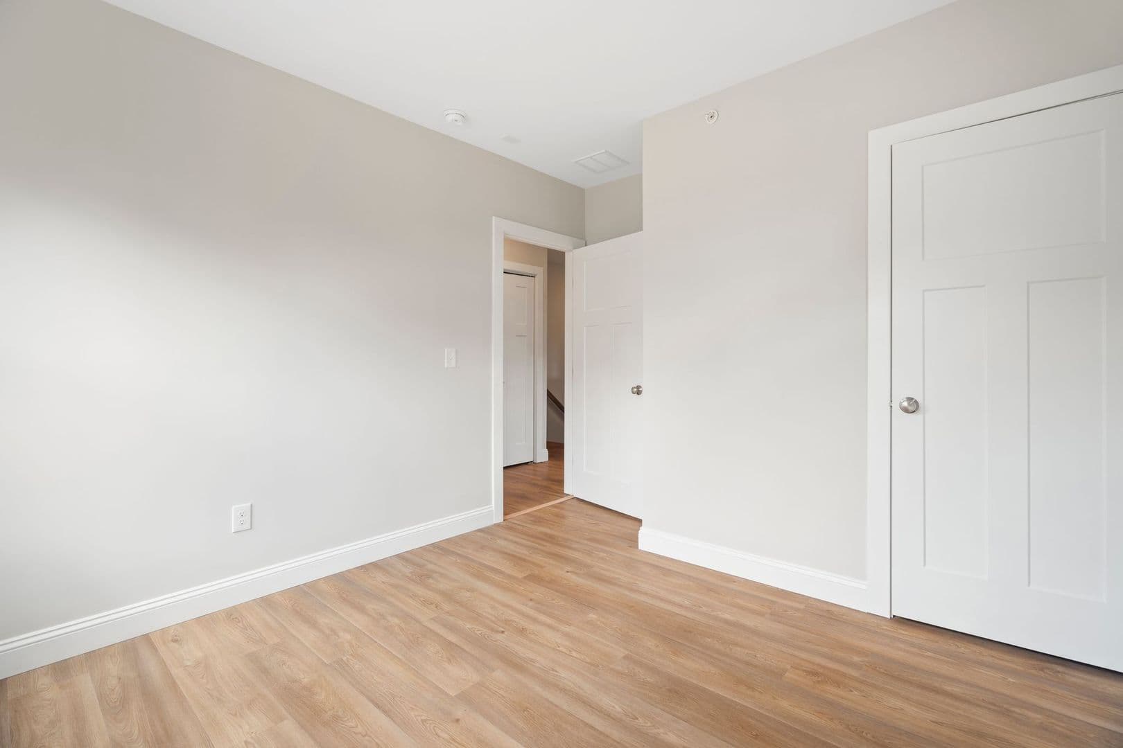 Dover Apartment: 15 Mechanic St