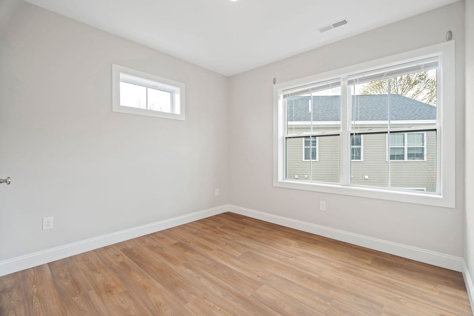 Dover Apartment: 15 Mechanic St