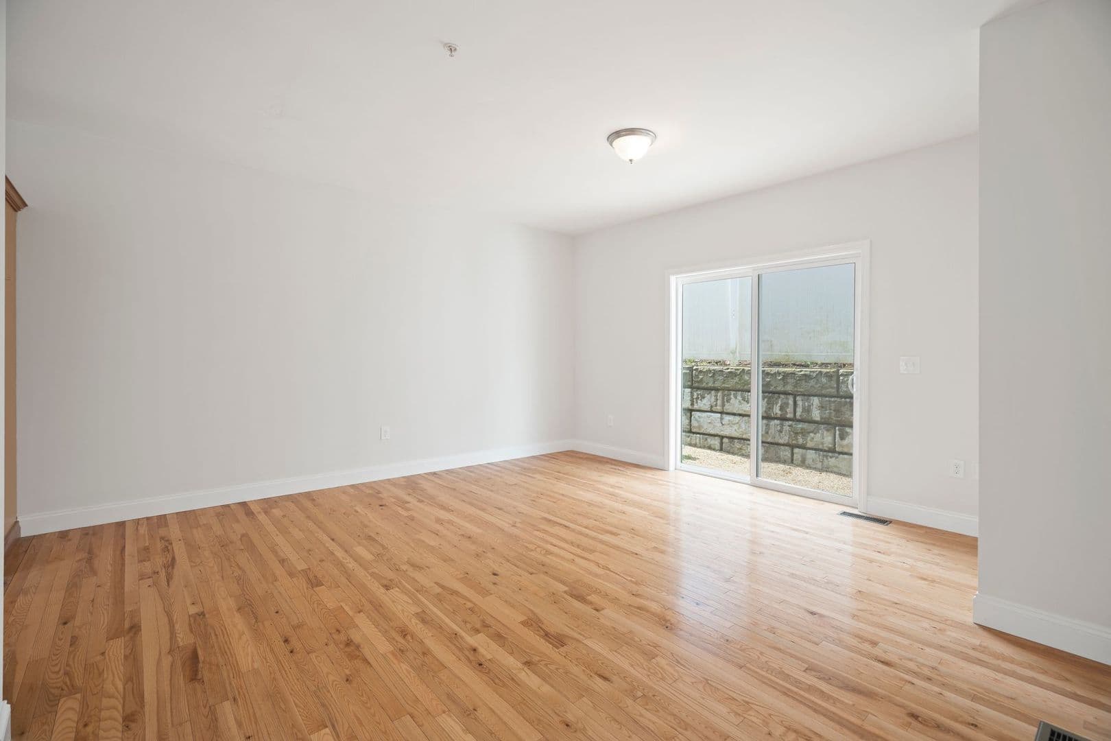 Dover Apartment: 44 Portland Ave