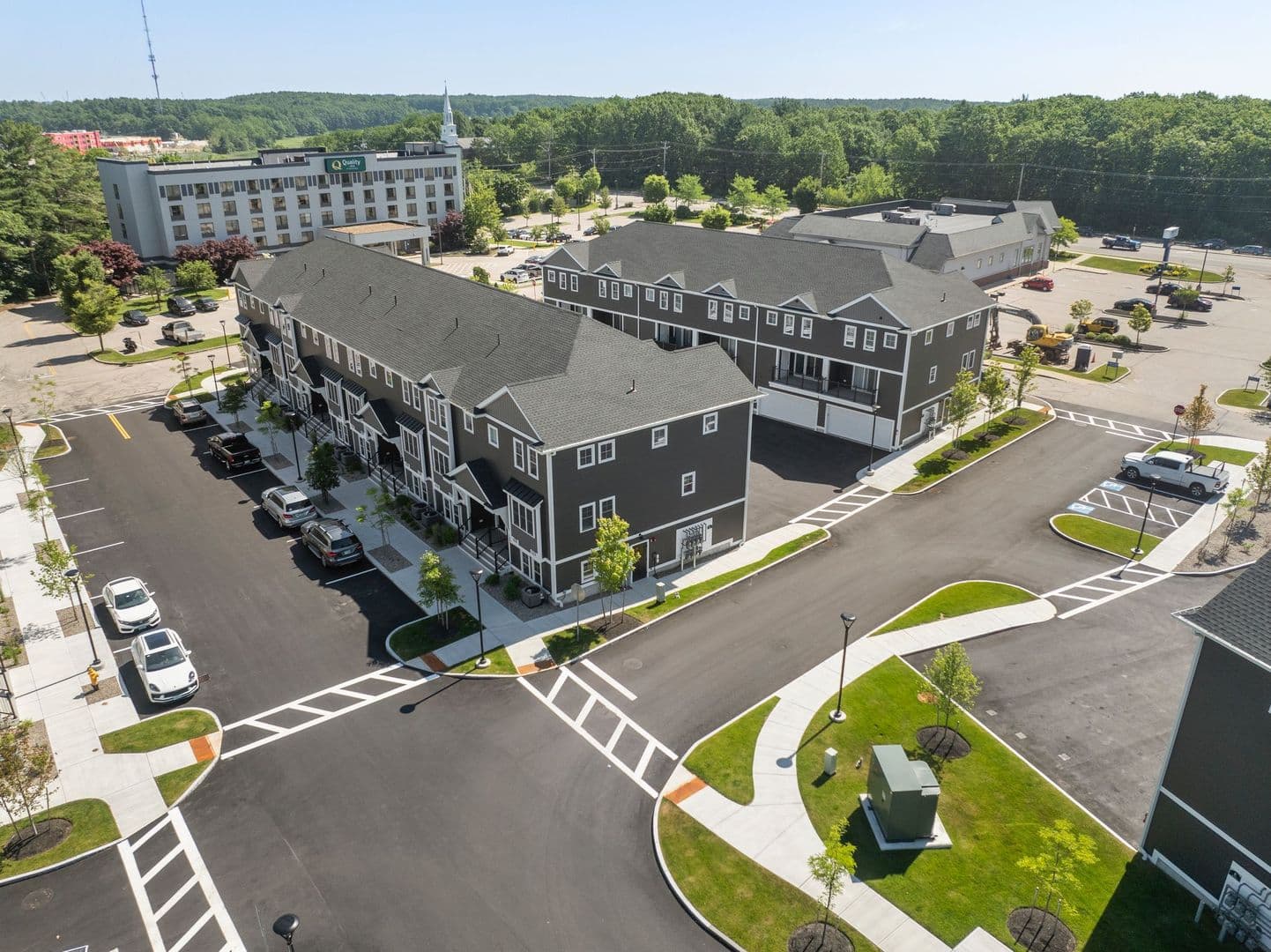 Portsmouth Apartment: 951 Peverly Hill Road