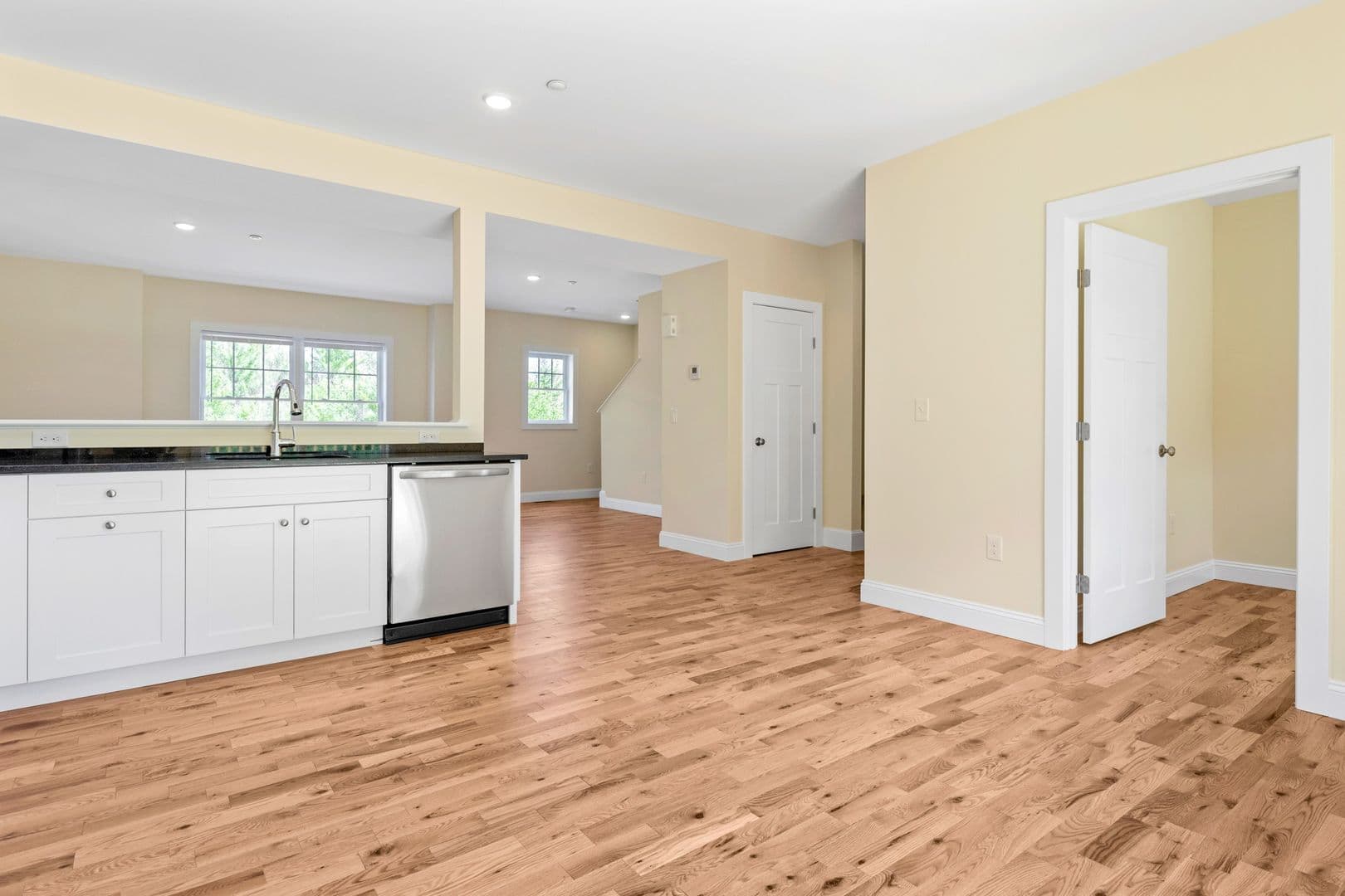Rochester Townhome: 5 Marwari Ln