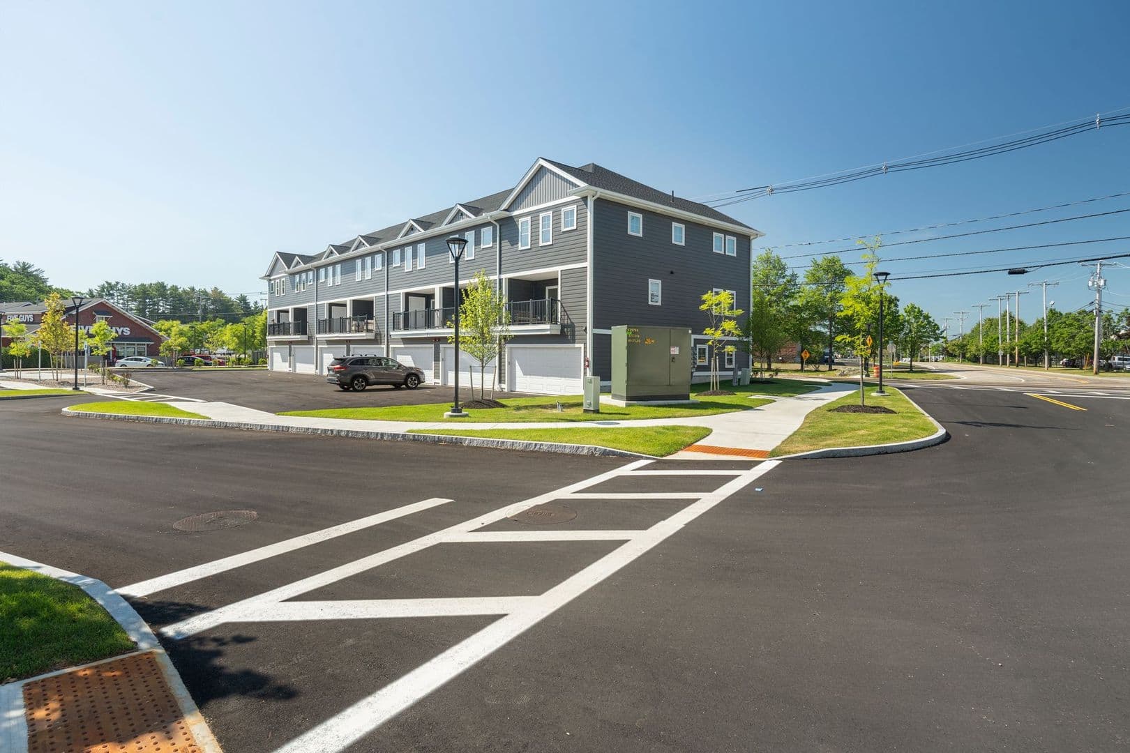 Portsmouth Apartment: 951 Peverly Hill Road