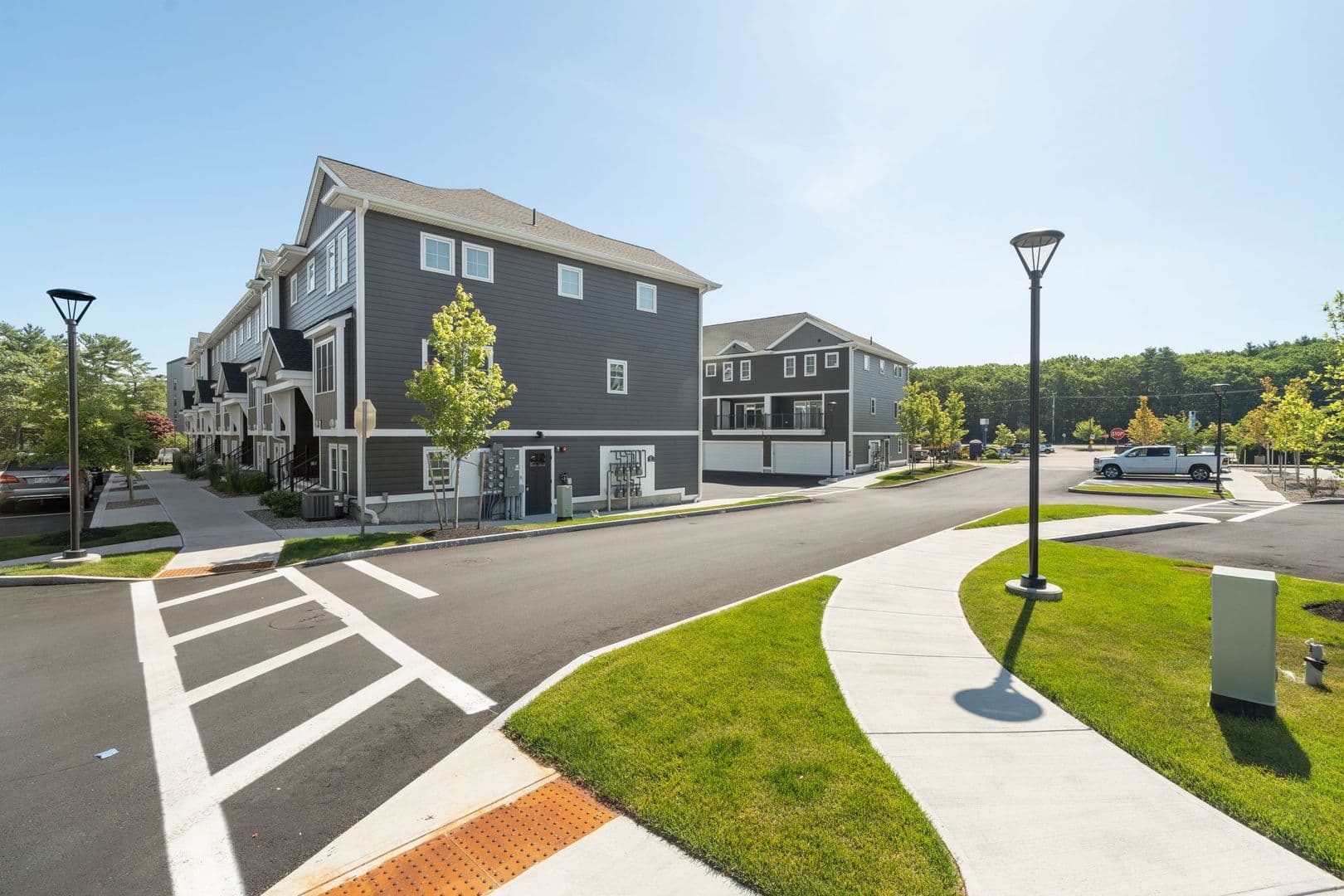 Portsmouth Apartment: 951 Peverly Hill Road