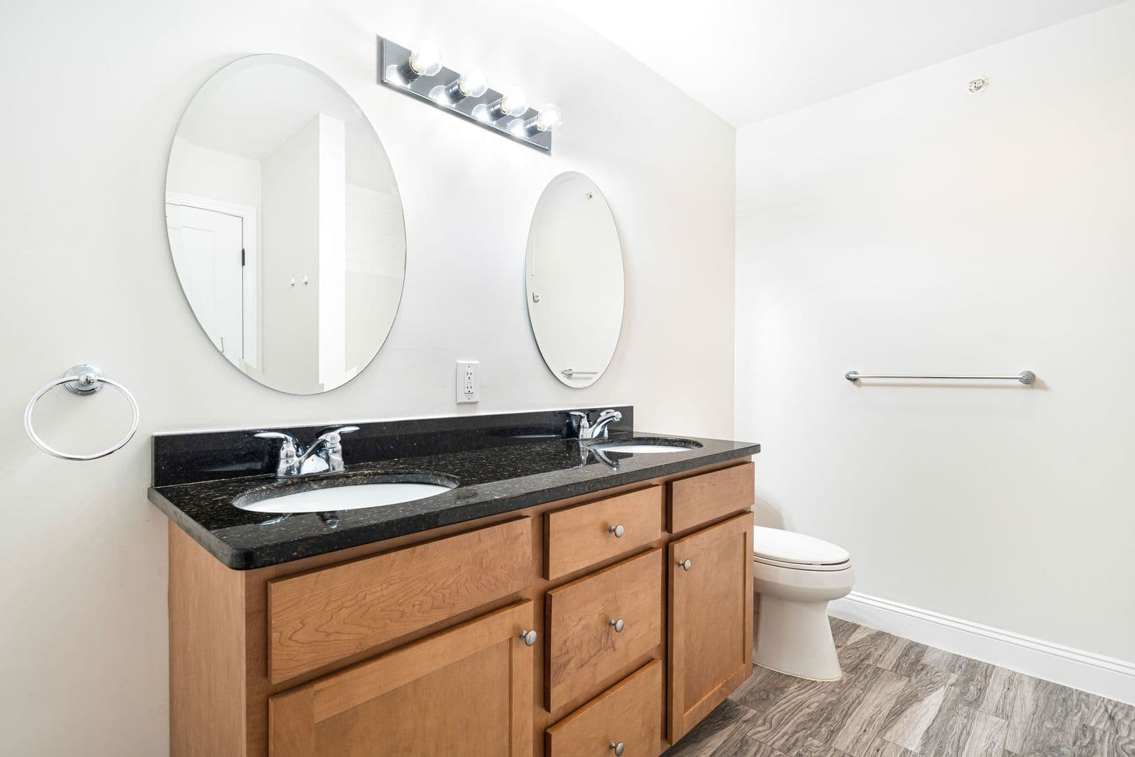 Dover Apartment: 44 Portland Ave