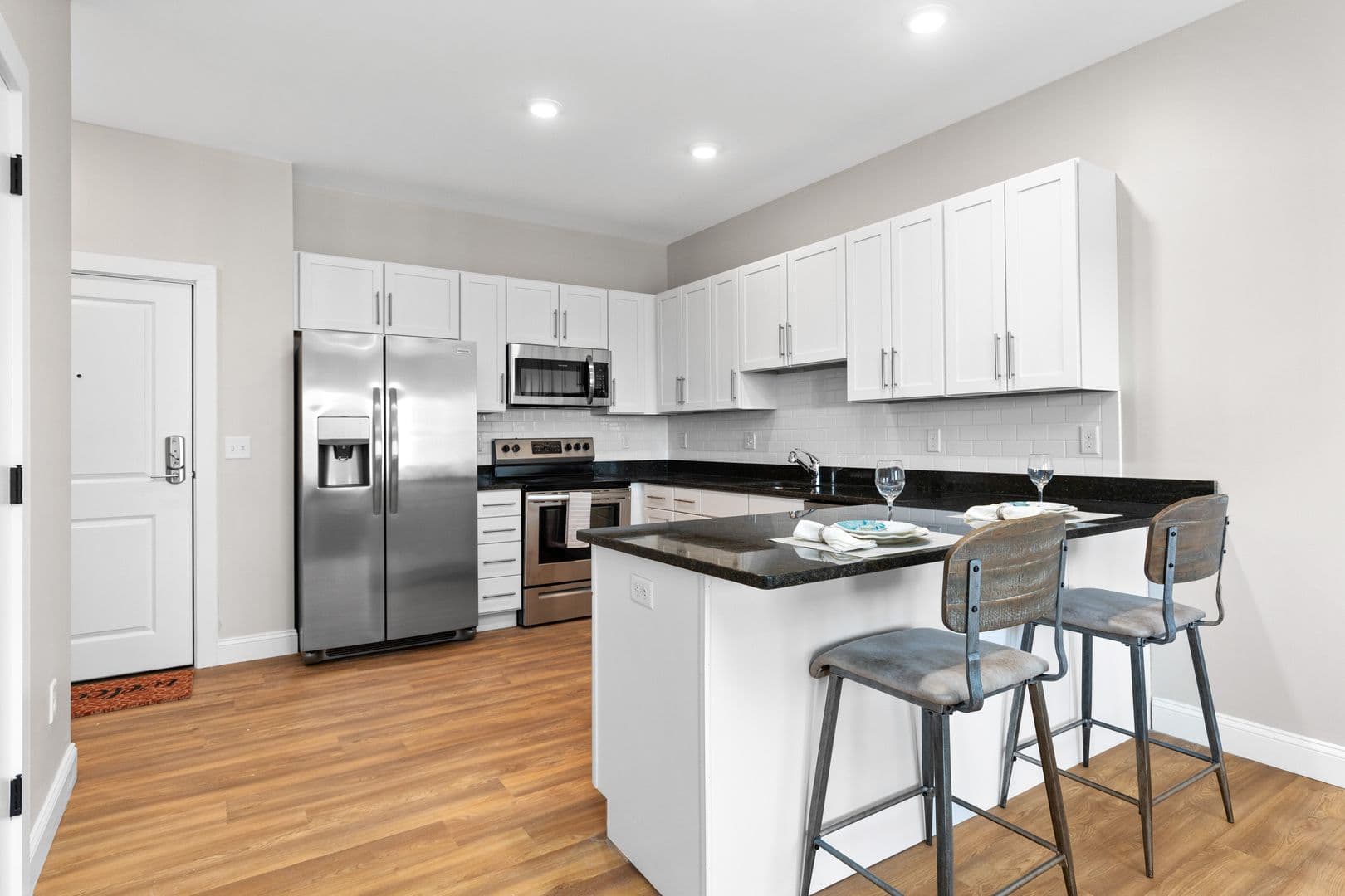 Dover Apartment: 21 Third St