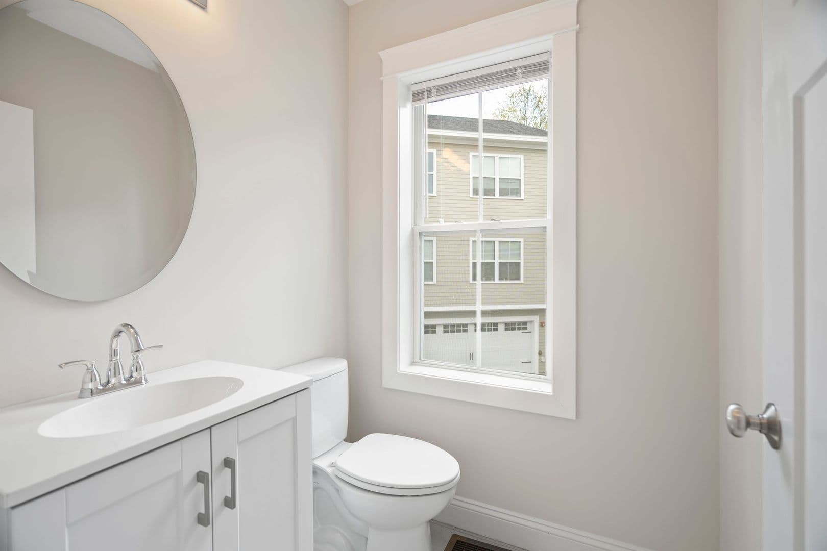 Dover Apartment: 15 Mechanic St