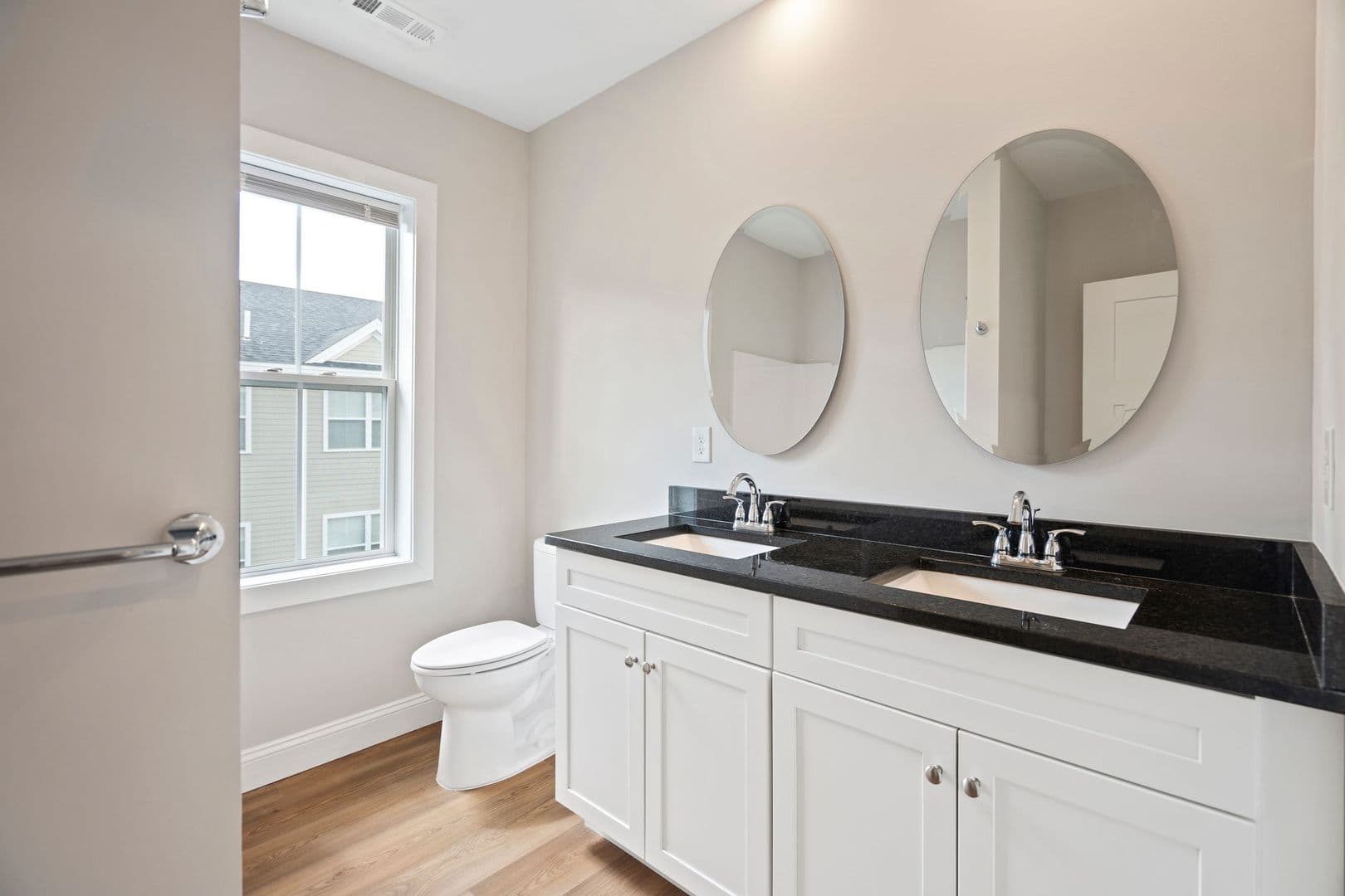 Dover Apartment: 15 Mechanic St