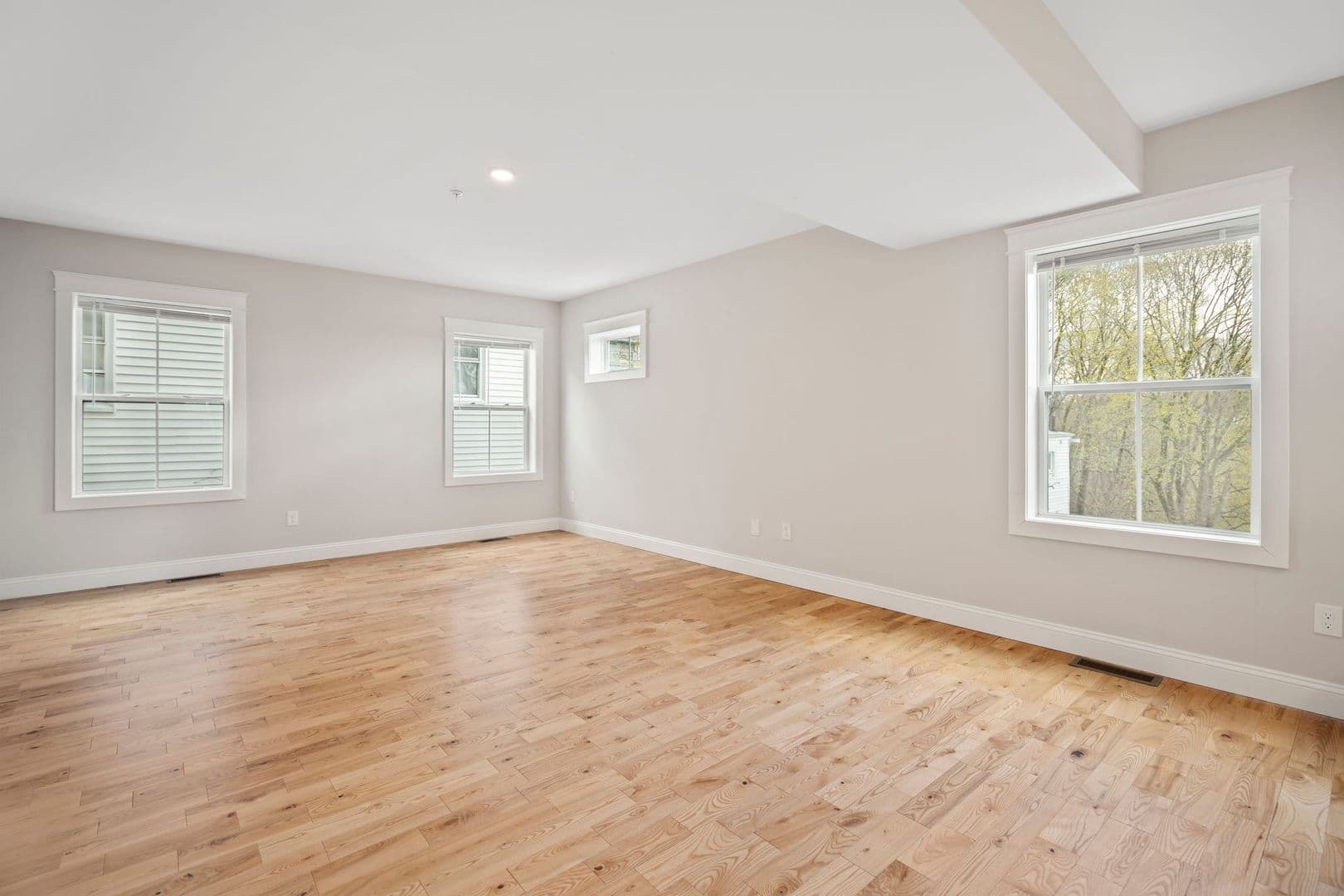 Dover Apartment: 15 Mechanic St