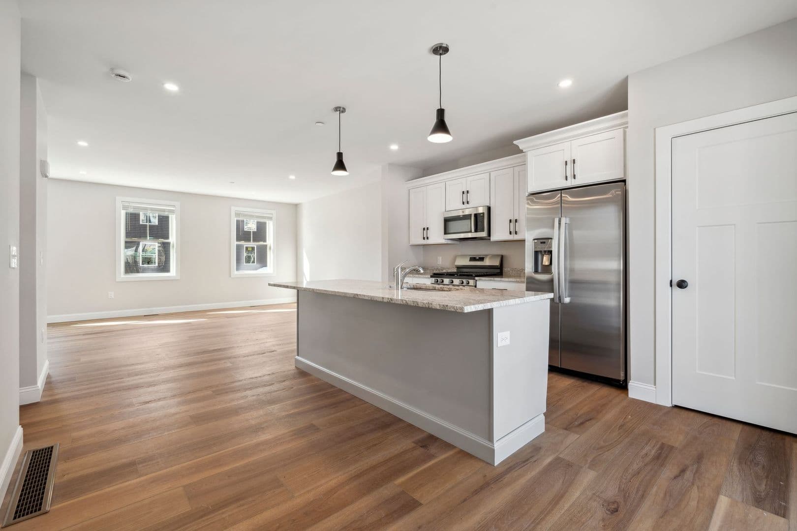 Rochester Townhome: 32 Emerson Ave