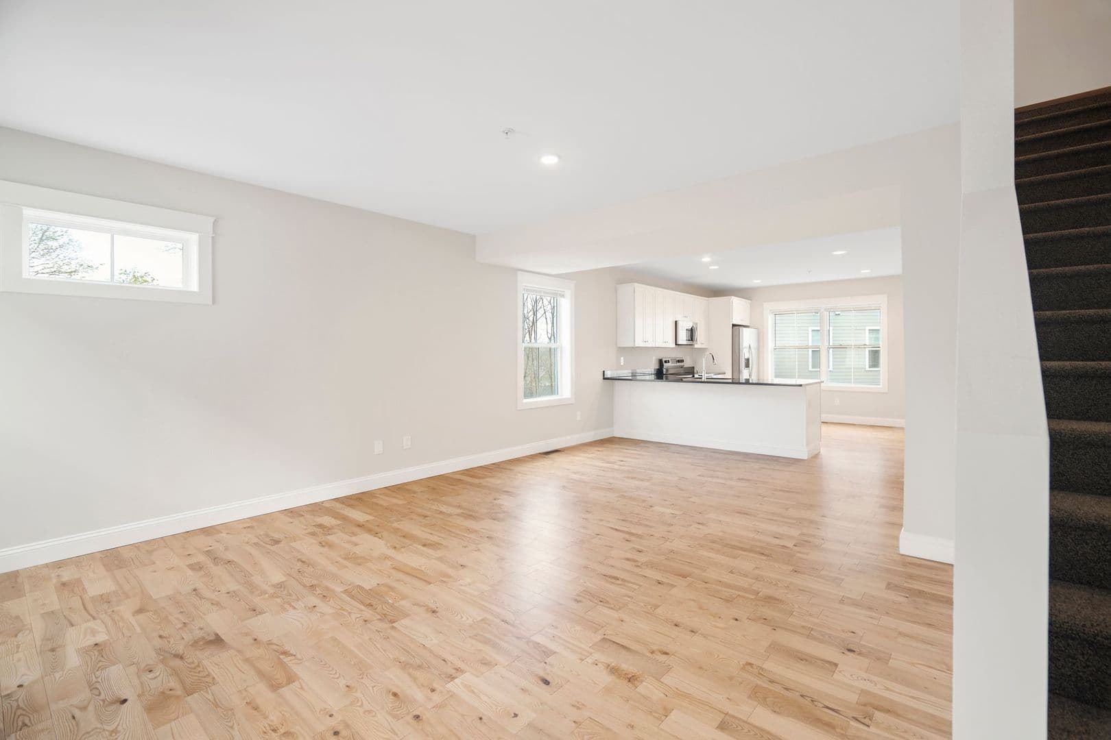 Dover Apartment: 15 Mechanic St