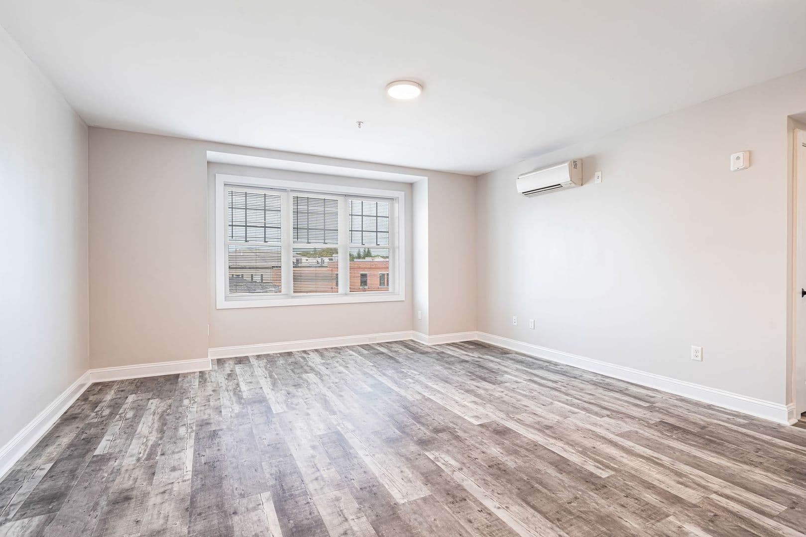 Dover Apartment: 21 Third St