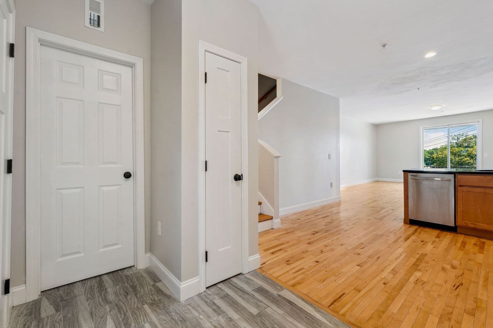Dover Apartment: 44 Portland Ave