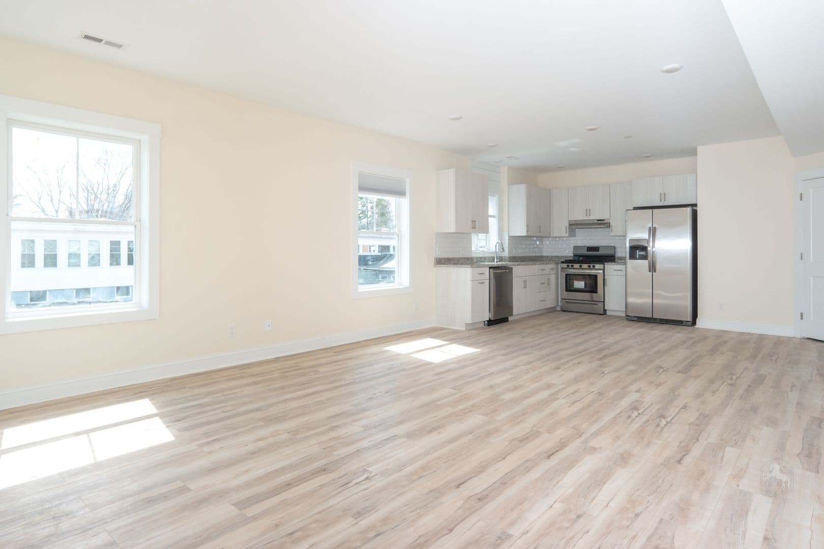 Dover Apartment: 42 Maple St
