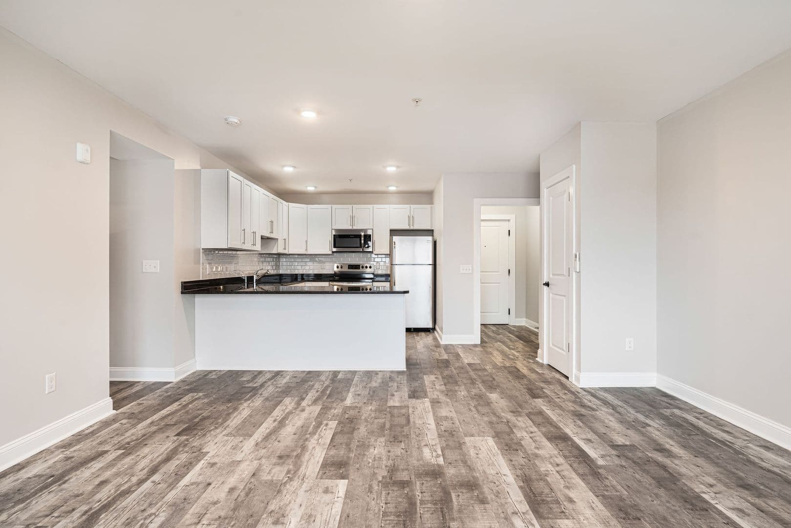 Dover Apartment: 21 Third St