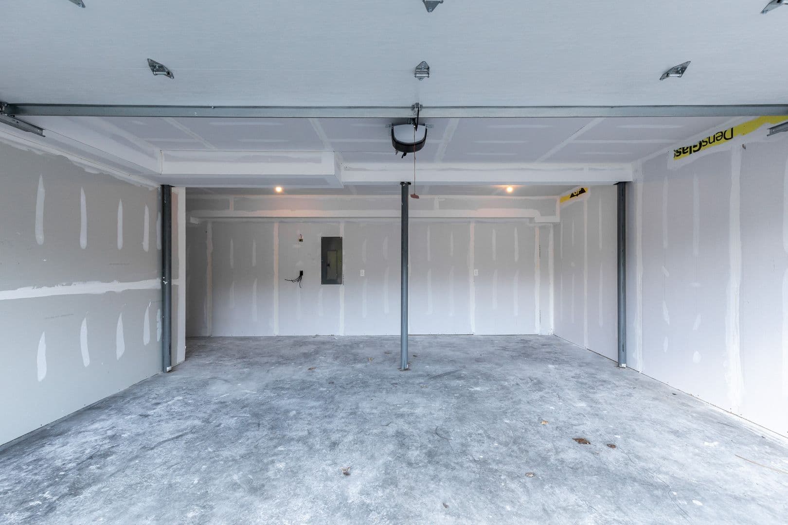 Rochester Townhome: 5 Marwari Ln
