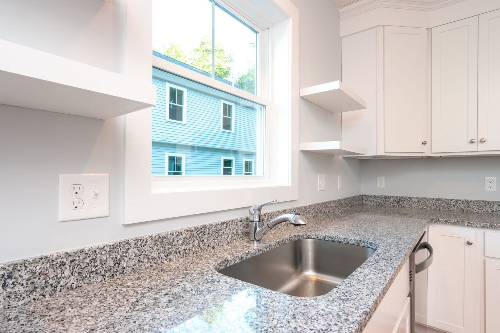 South Berwick Apartment: 2 Lauren's Dr