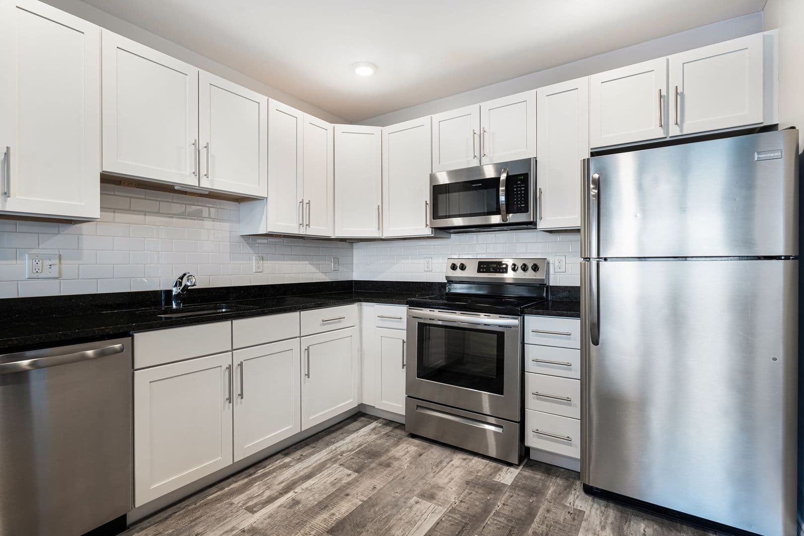 Dover Apartment: 21 Third St