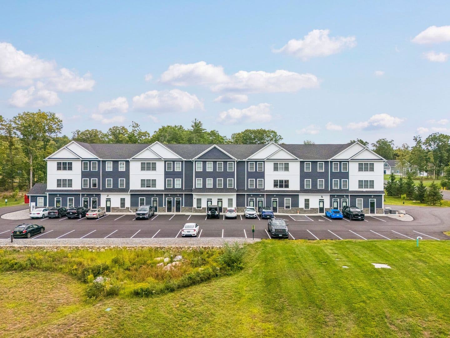 Barrington Townhome: 3 Quill Ln - Unit 208