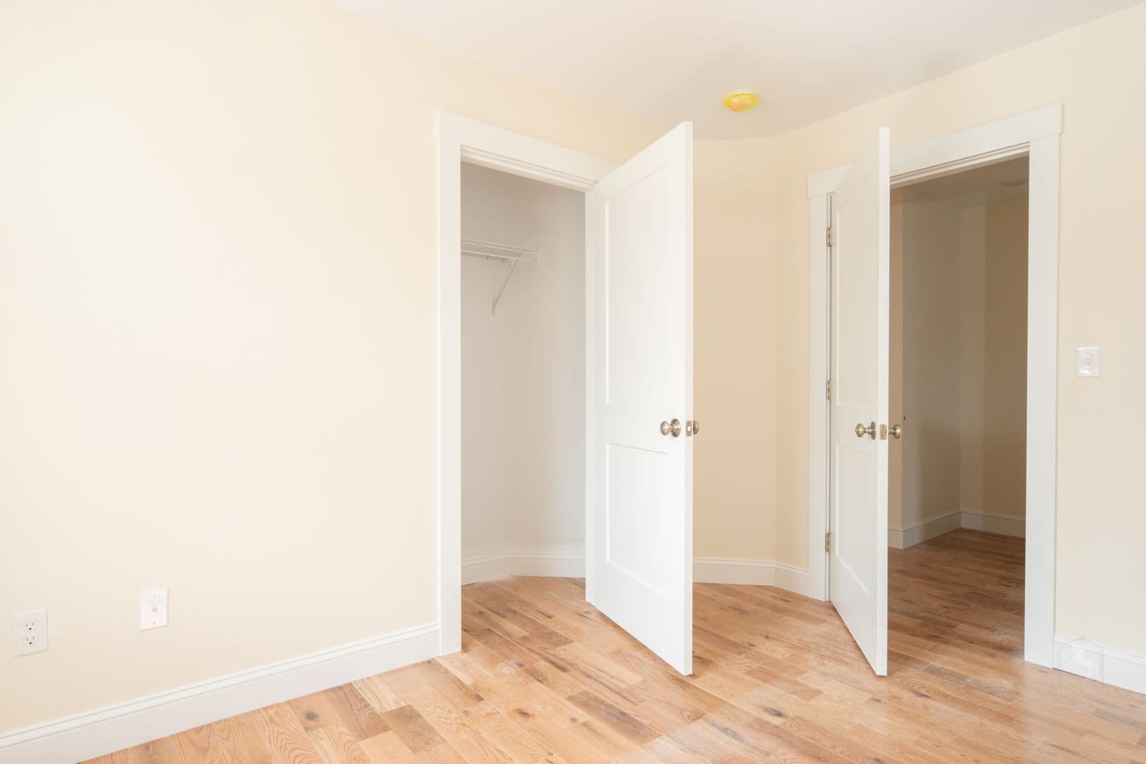 Dover Apartment: 42 Maple St