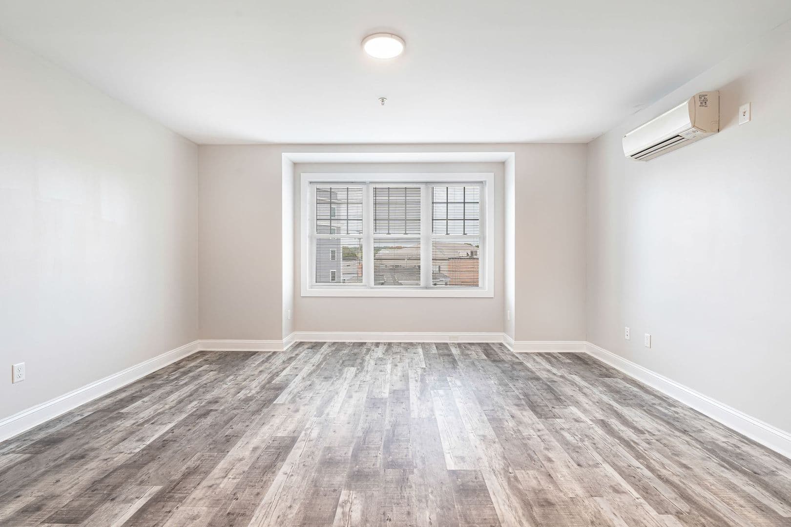 Dover Apartment: 21 Third St