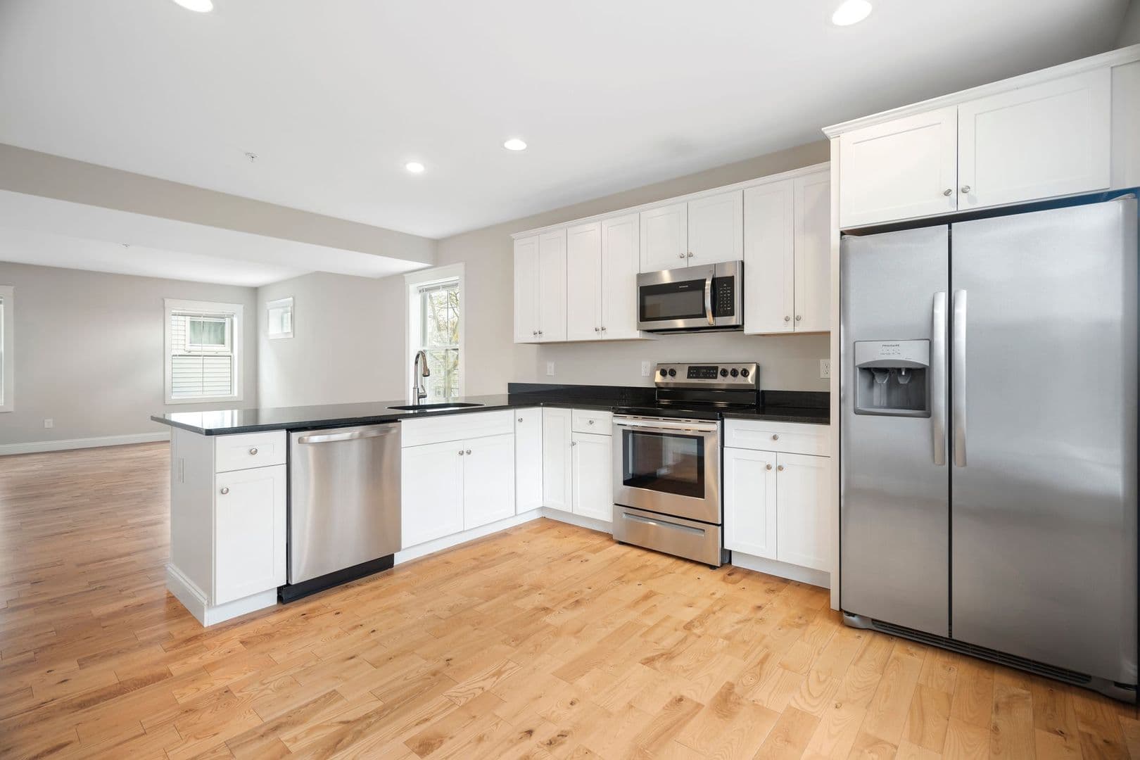 Dover Apartment: 15 Mechanic St