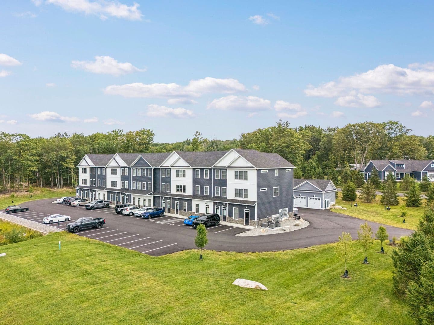 Barrington Townhome: 3 Quill Ln - Unit 208