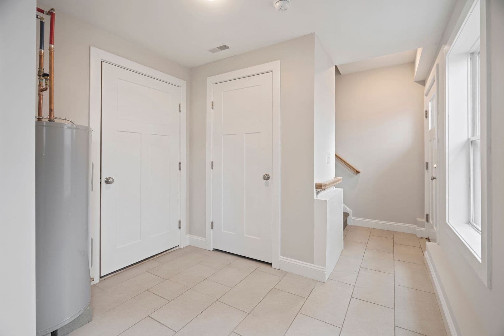 Dover Apartment: 15 Mechanic St