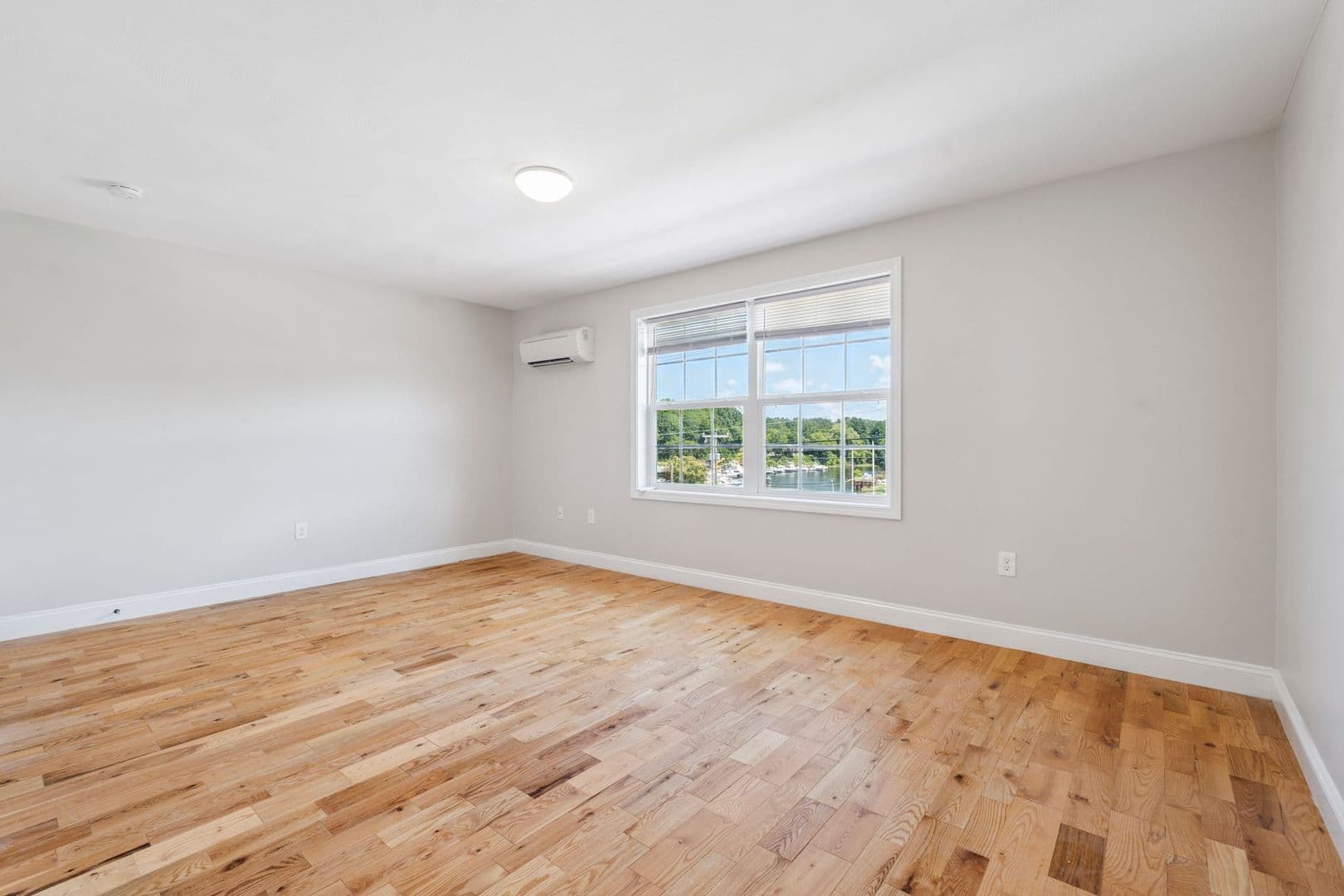 Dover Apartment: 44 Portland Ave