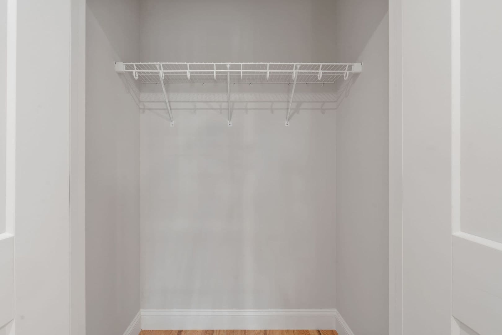 Portsmouth Apartment: 951 Peverly Hill Road
