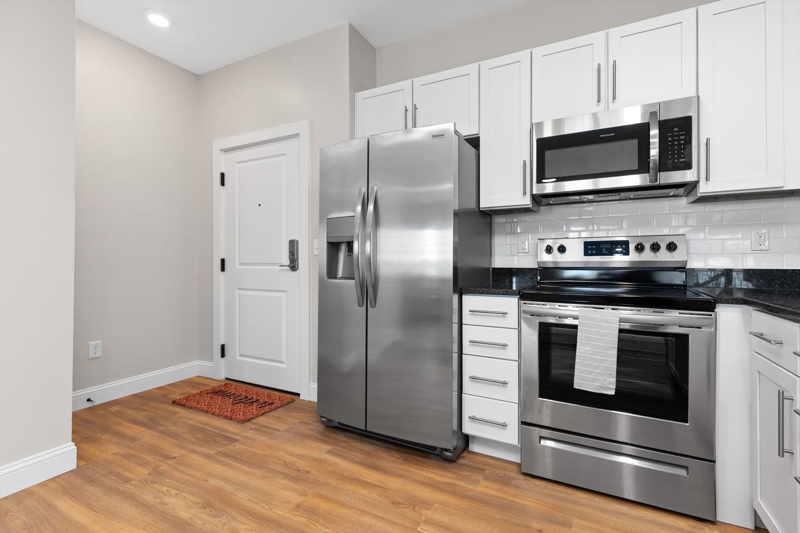 Dover Apartment: 21 Third St