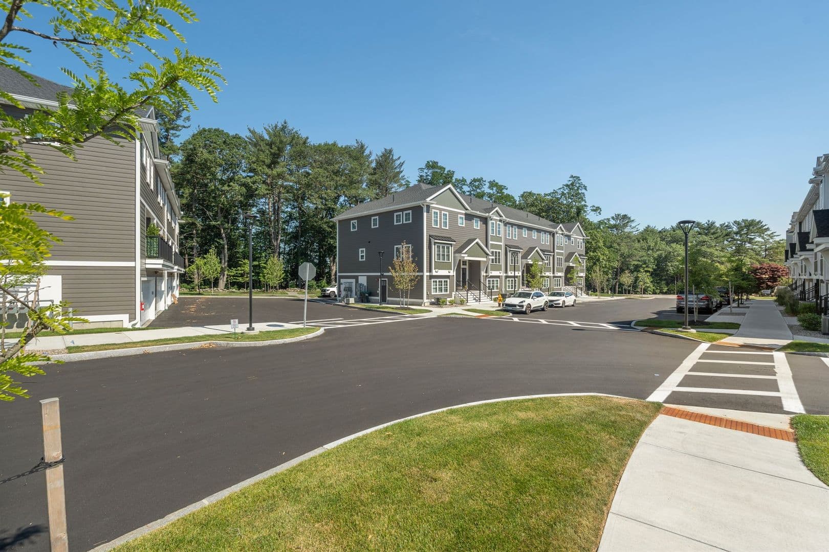 Portsmouth Apartment: 951 Peverly Hill Road
