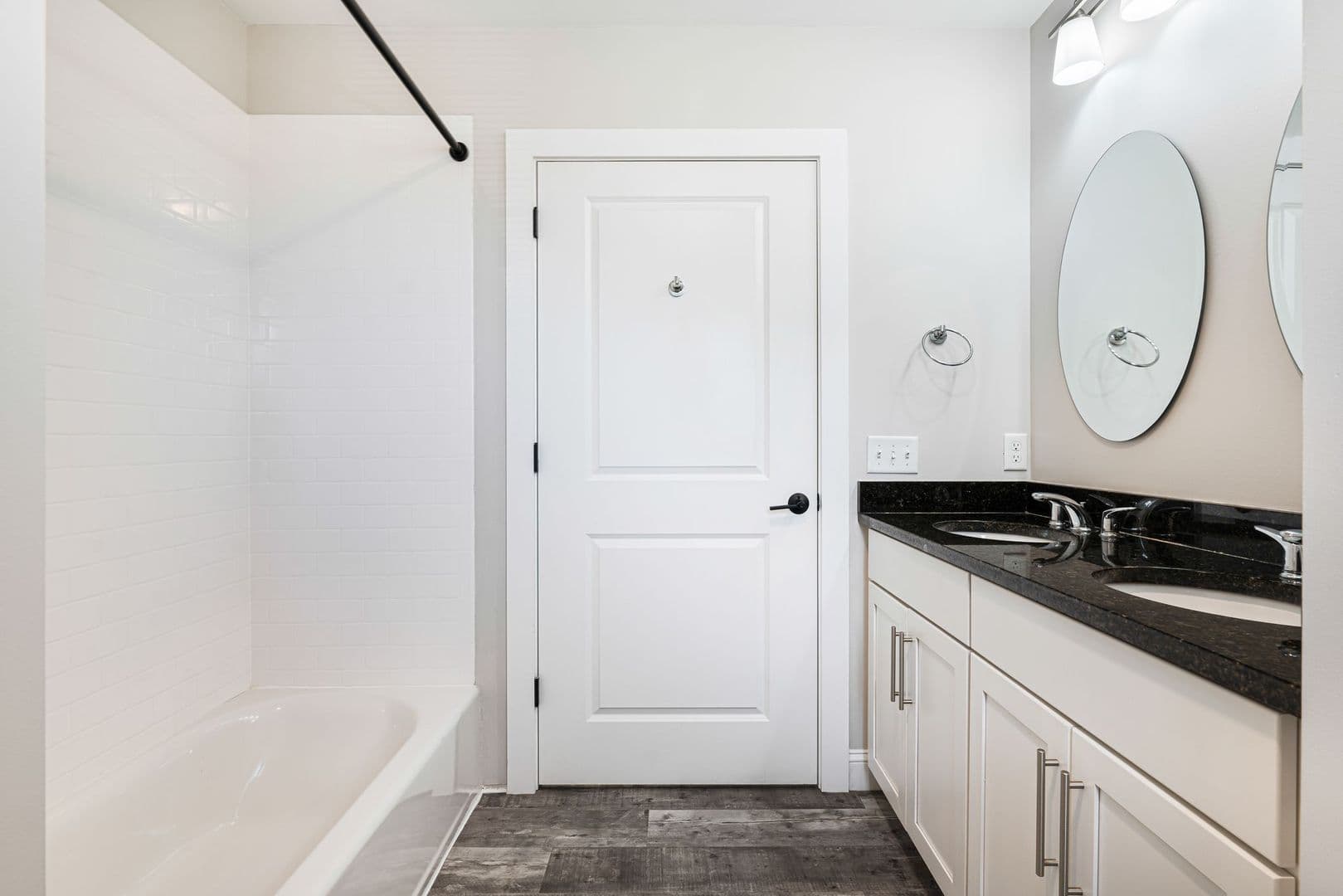 Dover Apartment: 21 Third St