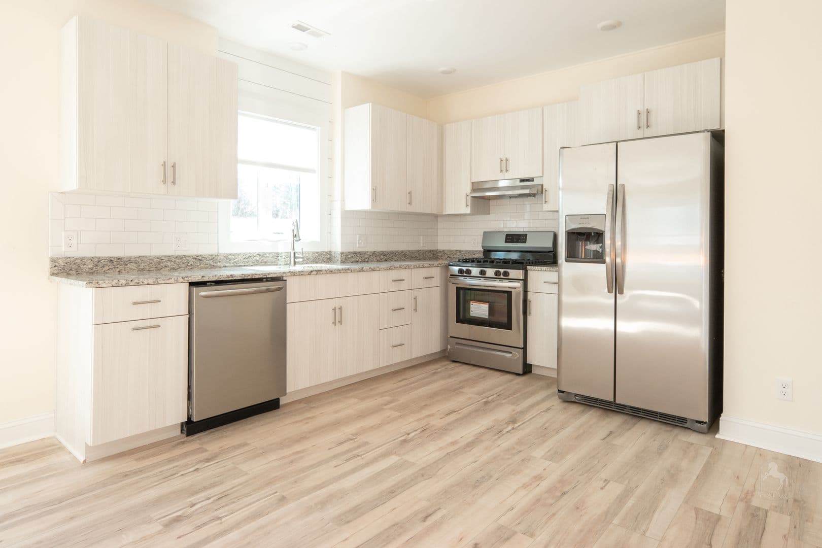 Dover Apartment: 42 Maple St