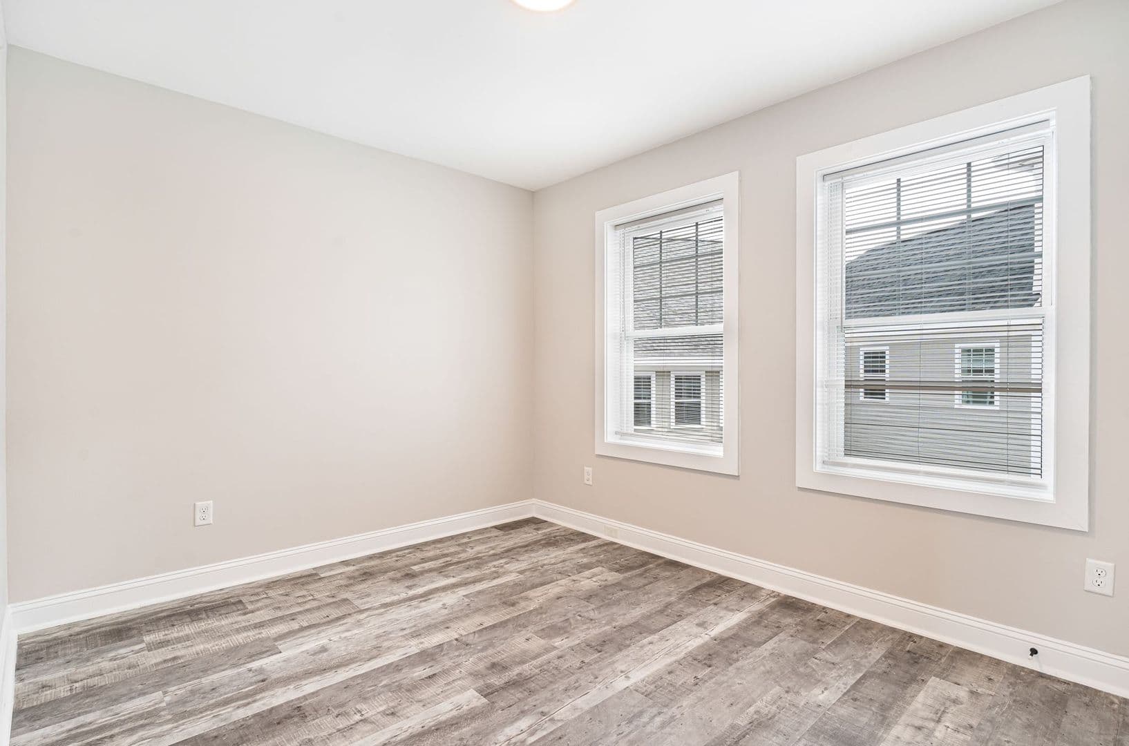 Dover Apartment: 21 Third St