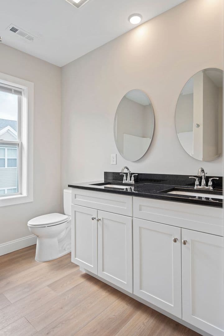 Dover Apartment: 15 Mechanic St