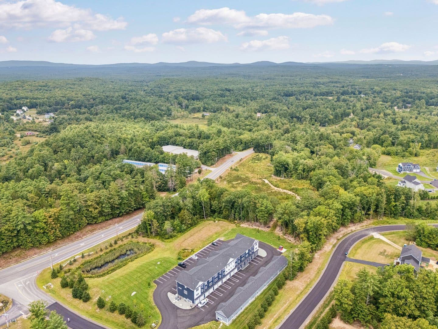 Barrington Townhome: 3 Quill Ln - Unit 208