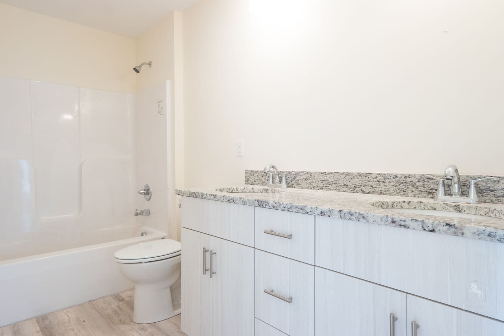 Dover Apartment: 42 Maple St