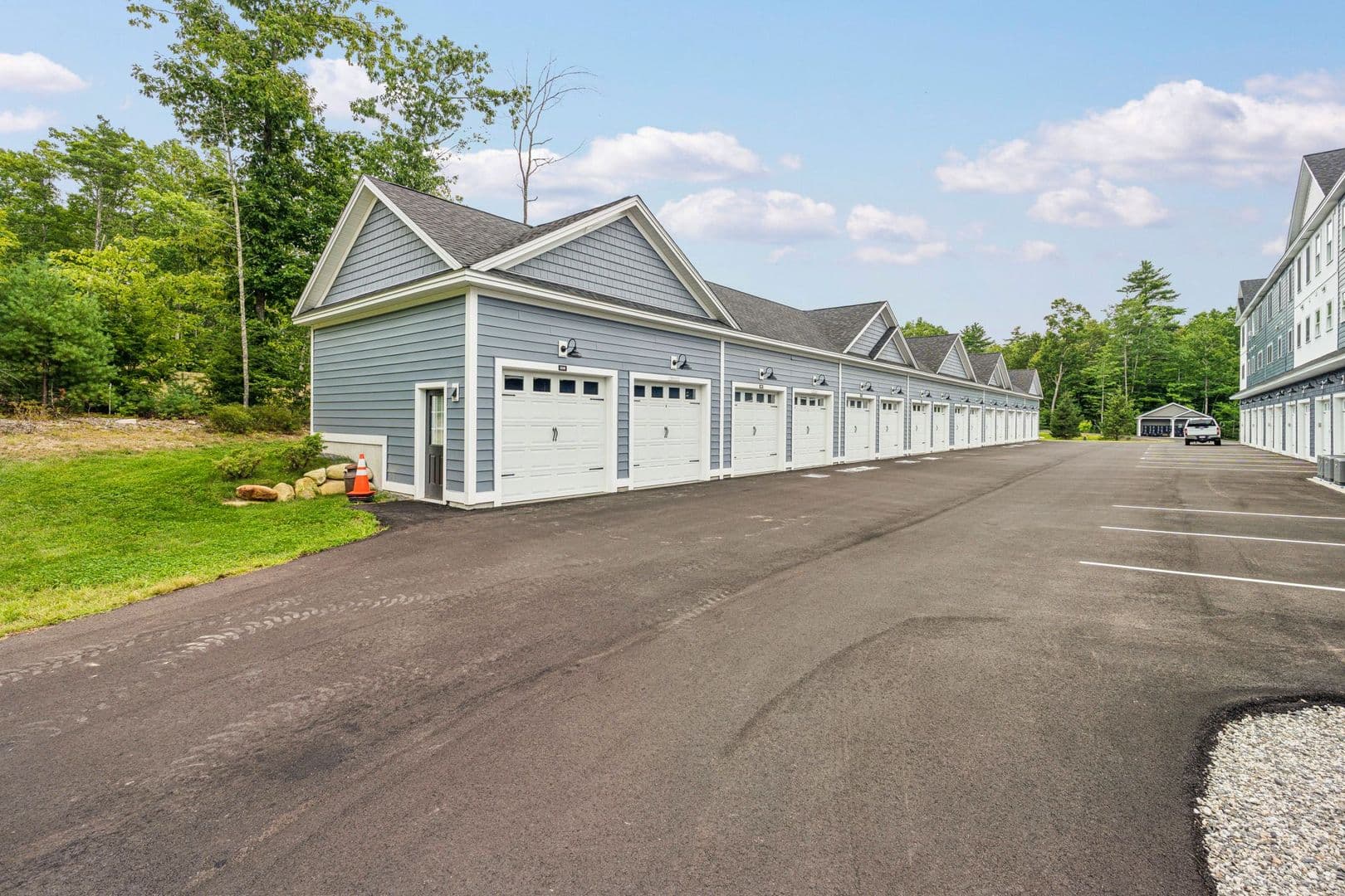 Barrington Townhome: 3 Quill Ln - Unit 208