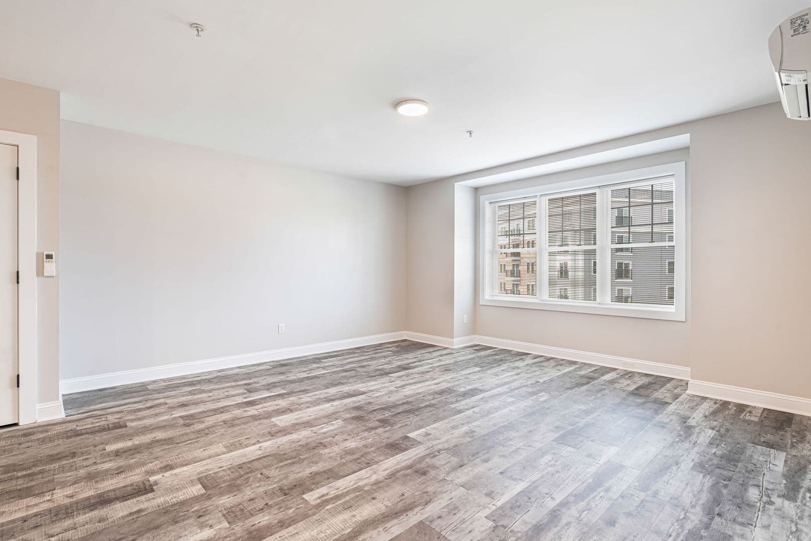 Dover Apartment: 21 Third St