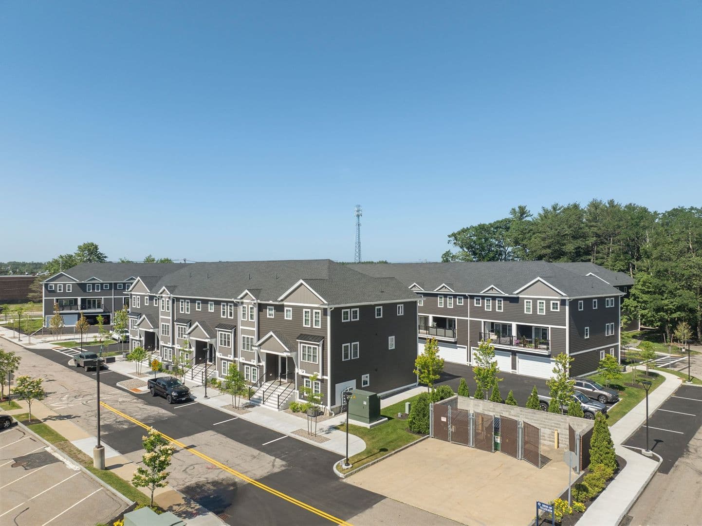 Portsmouth Apartment: 951 Peverly Hill Road