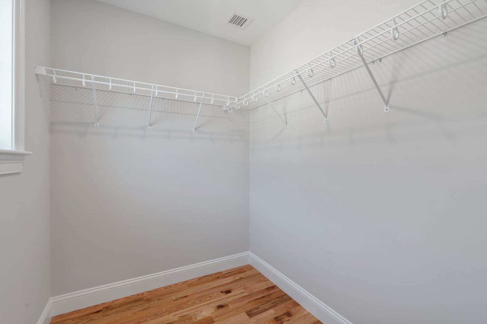 Portsmouth Apartment: 951 Peverly Hill Road